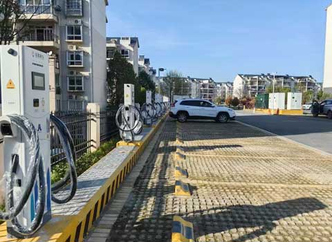 儲(chǔ)能充電樁助力綠色出行(圖1)